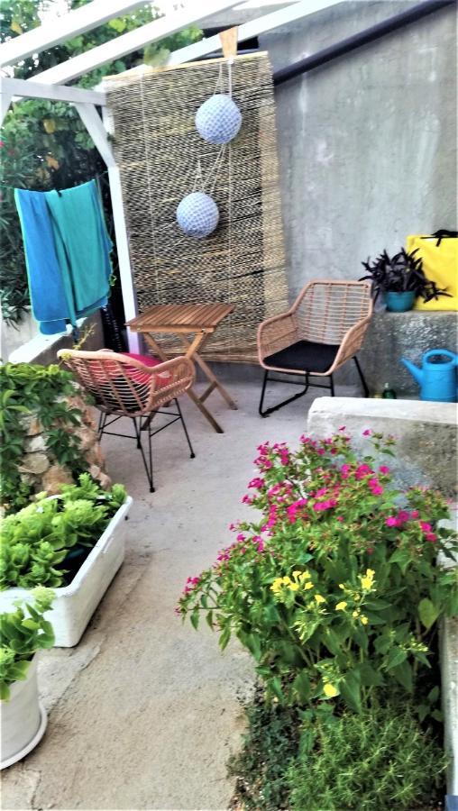Agave Apartments Stara Baška Eksteriør bilde